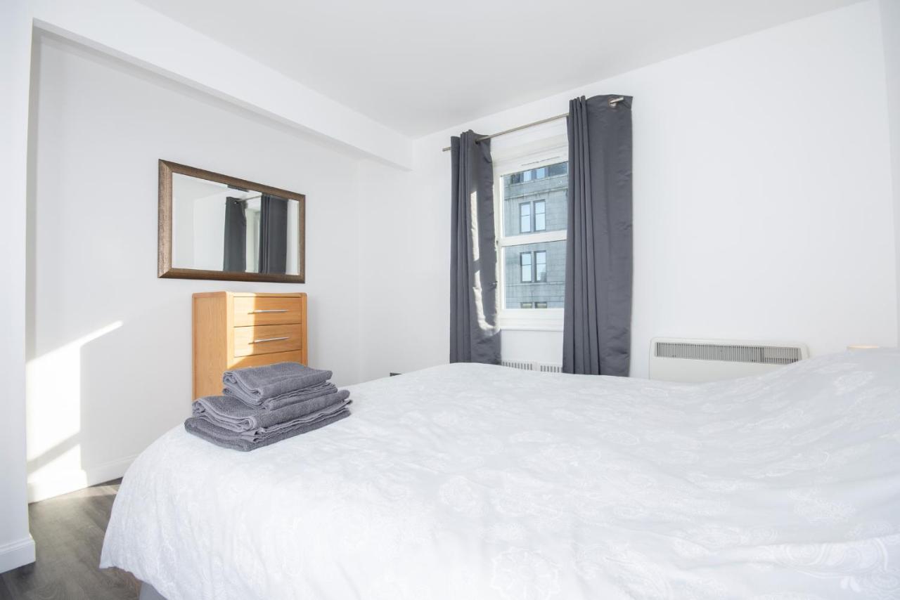 Dwellcome Home Ltd 2 Bedroom King & Double Central Apartment, Free Allocated Barrier Secured Parking Space At Rear Entrance & Fast Wifi, Ideal For Long Term Contractor, Corporate, Etc Stays, Regular Housekeeping Option - See Our Site For Assurance Абердин Экстерьер фото